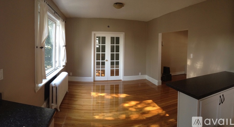 70 Larch St 5 Beds Single Family Home for Rent - Photo gallery 5