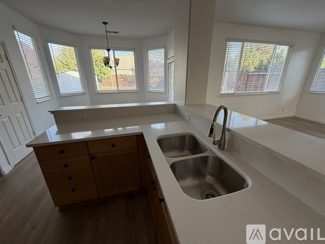 1550 Canyonlands Court 3 Beds Single Family Home for Rent - Photo gallery 4