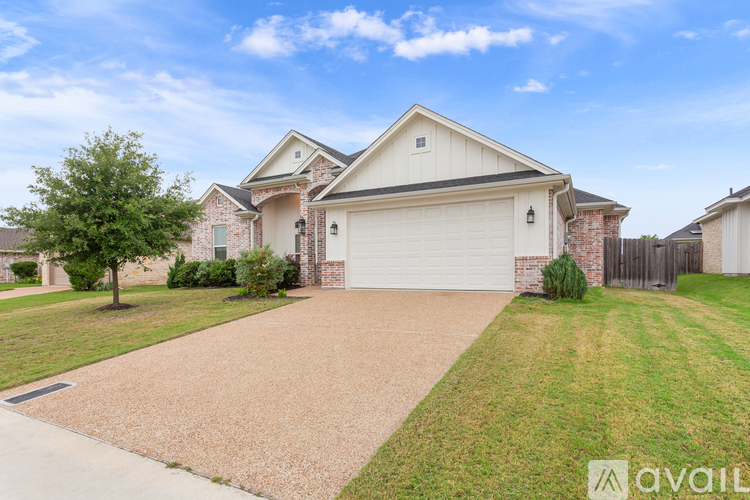 10420 Fallen Leaf Dr 4 Beds Single Family Home for Rent - Photo gallery 2