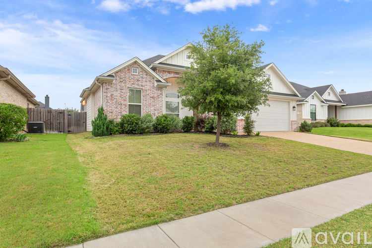 10420 Fallen Leaf Dr 4 Beds Single Family Home for Rent - Photo gallery 3