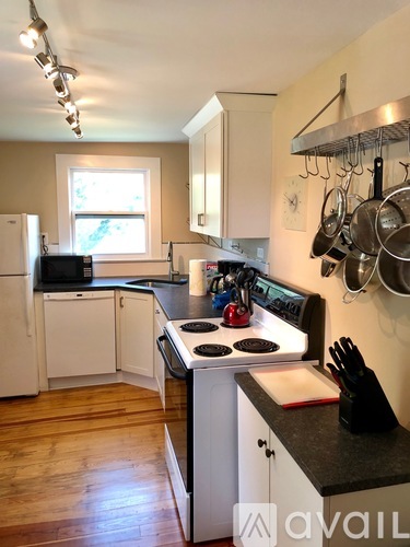 147 Edgewood Road 2 Beds Apartment for Rent - Photo gallery 4