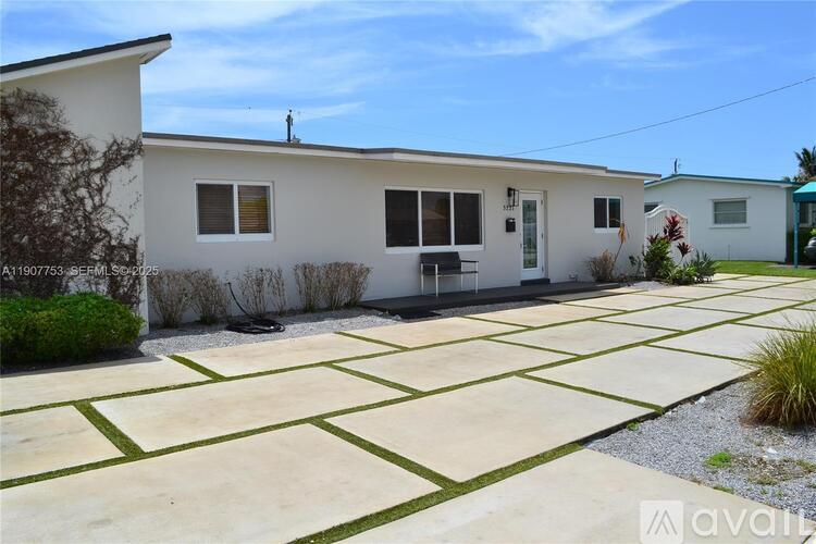 3221 SW 93rd Pl 3 Beds Single Family Home for Rent - Photo gallery 2