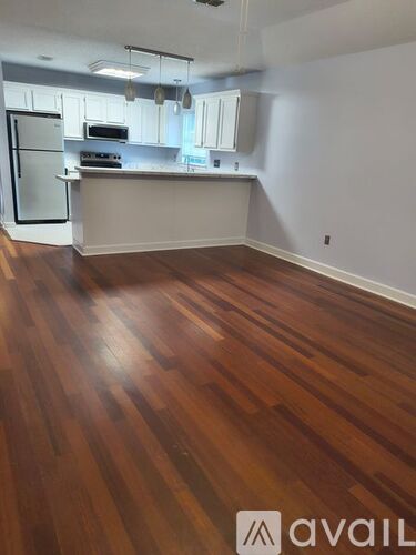 728 25th Street 3 Beds Single Family Home for Rent - Photo gallery 3