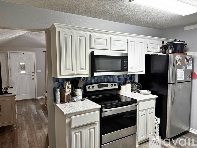 5216 Brookwood Dr 4 Beds Single Family Home for Rent - Photo gallery 5