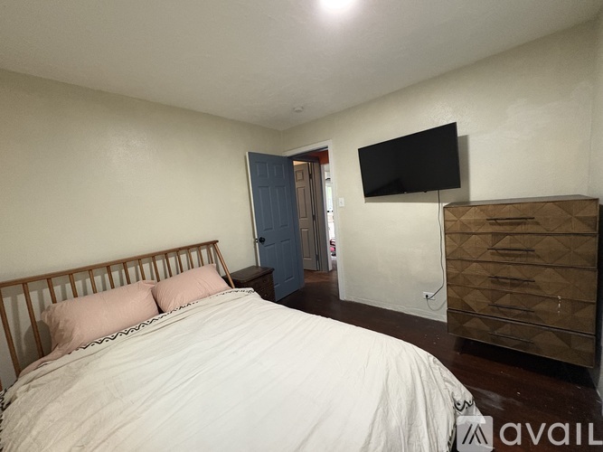 704 Franklin Avenue 3 Beds Single Family Home for Rent - Photo gallery 2