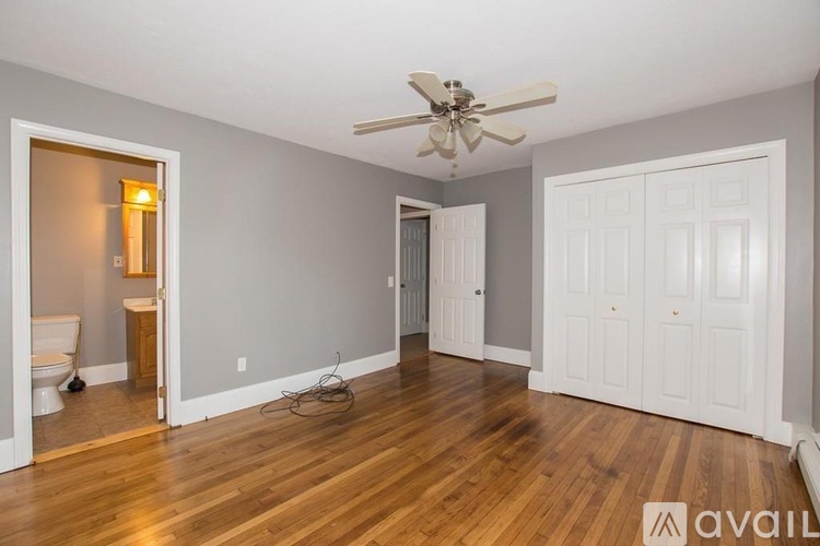 75 Hammond St 4 Beds Apartment for Rent - Photo gallery 3