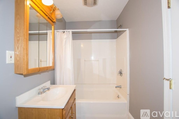 75 Hammond St 4 Beds Apartment for Rent - Photo gallery 5