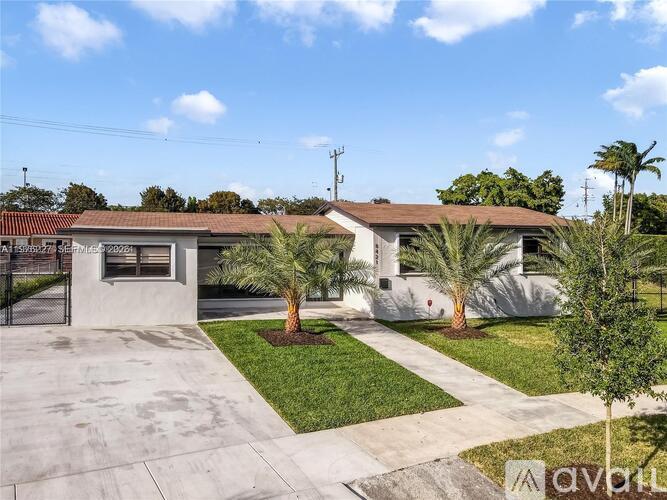 8421 SW 27th Terrace 3 Beds Single Family Home for Rent - Photo gallery 1