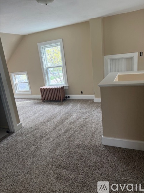 953 W 6th Ave 4 Beds Single Family Home for Rent - Photo gallery 3