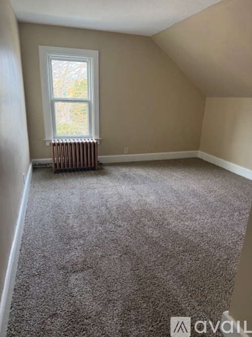 953 W 6th Ave 4 Beds Single Family Home for Rent - Photo gallery 4