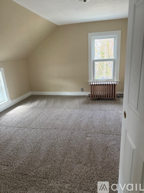 953 W 6th Ave 4 Beds Single Family Home for Rent - Photo gallery 5
