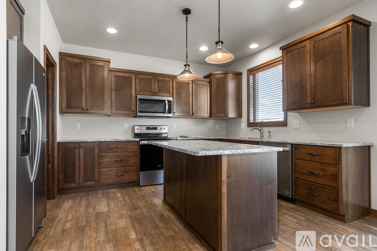 N1134 Craftsmen Ct 4 Beds Townhouse for Rent - Photo gallery 1