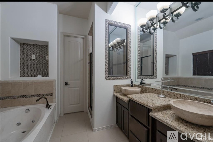 4012 Tyler Avenue West 4 Beds Single Family Home for Rent - Photo gallery 5