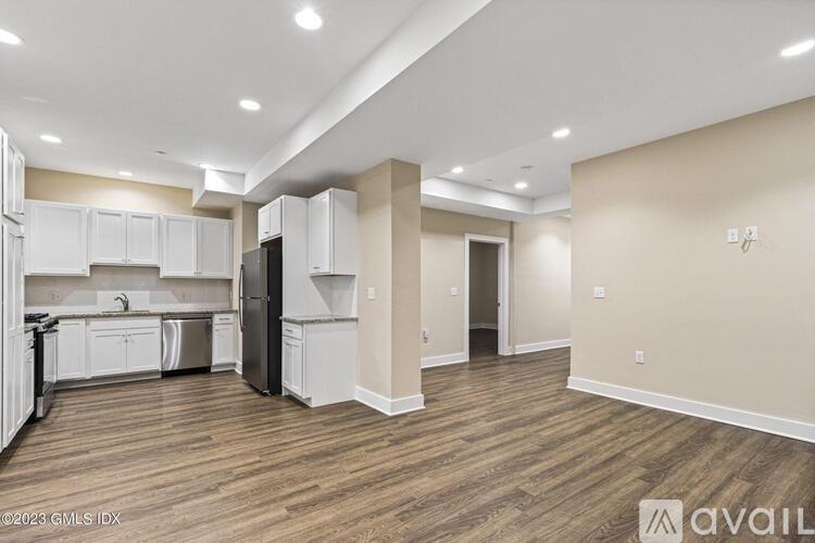 303 Hamilton Ave 2 Beds Apartment for Rent - Photo gallery 3
