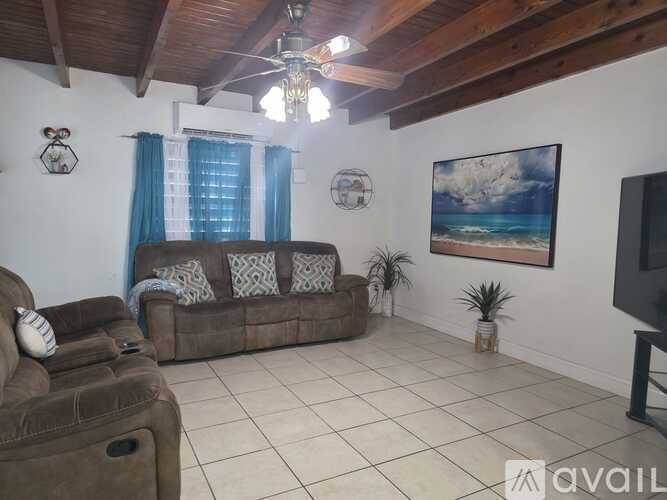 8960 Southwest 50th Terrace 3 Beds Single Family Home for Rent - Photo gallery 2