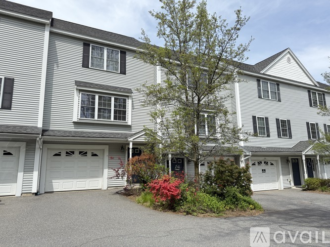 246 Main Street 2 Beds Townhouse for Rent - Photo gallery 1