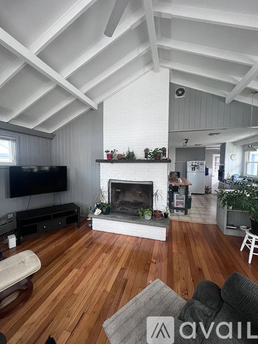 12 Gorton Ave 3 Beds Single Family Home for Rent - Photo gallery 3