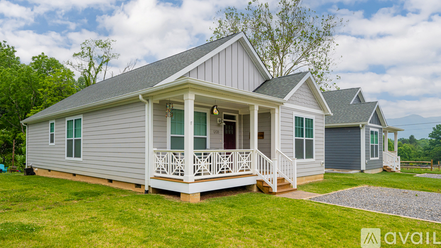 1208 Seven Sisters Rd 3 Beds Single Family Home for Rent - Photo gallery 1