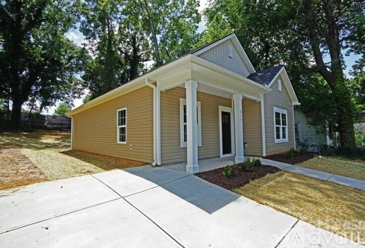 817 W Davidson Ave 3 Beds Single Family Home for Rent - Photo gallery 2