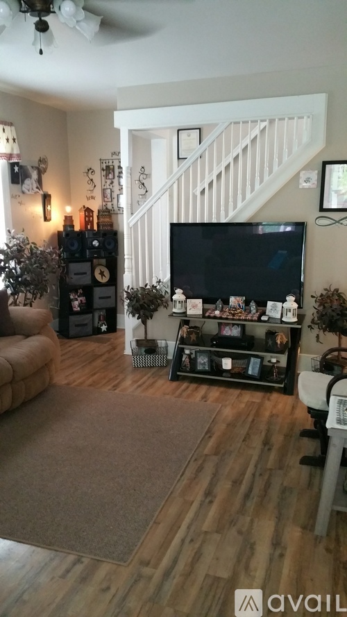 23140 Elm St 2 Beds Single Family Home for Rent - Photo gallery 2