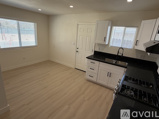 180 East Barbour Street #C 2 Beds Single Family Home for Rent - Photo gallery 3