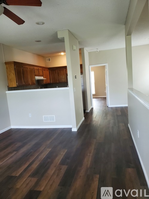 10335 Parkview Ave 3 Beds Townhouse for Rent - Photo gallery 3