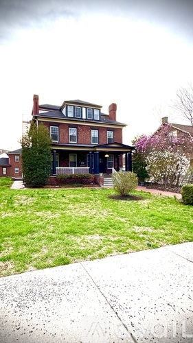 724 S Main St 2 Beds Apartment for Rent - Photo gallery 1