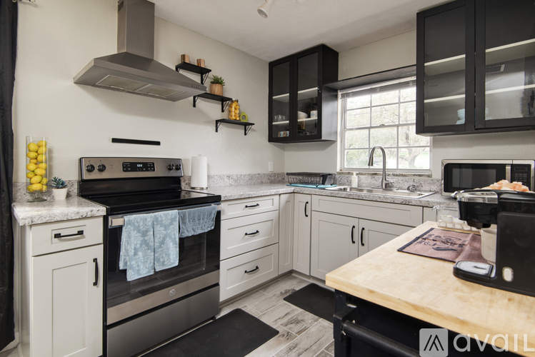4303 Walis Place 3 Beds Single Family Home for Rent - Photo gallery 4