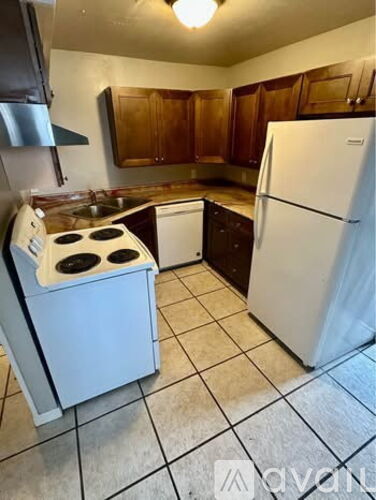 947 E Augusta Ave 4 Beds Apartment for Rent - Photo gallery 1