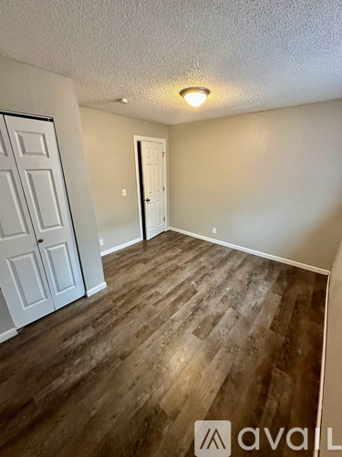 947 E Augusta Ave 4 Beds Apartment for Rent - Photo gallery 5