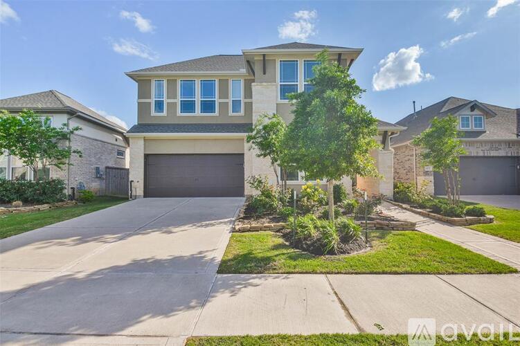 18727 Penn Farm Drive 4 Beds Single Family Home for Rent - Photo gallery 1