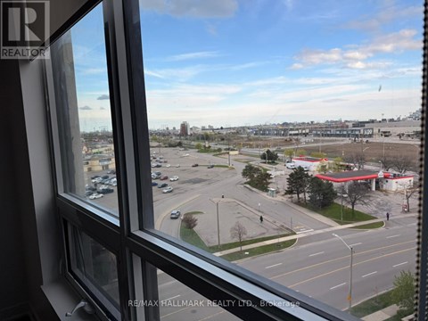812 - 840 QUEENS PLATE DRIVE 2 Beds Apartment for Rent