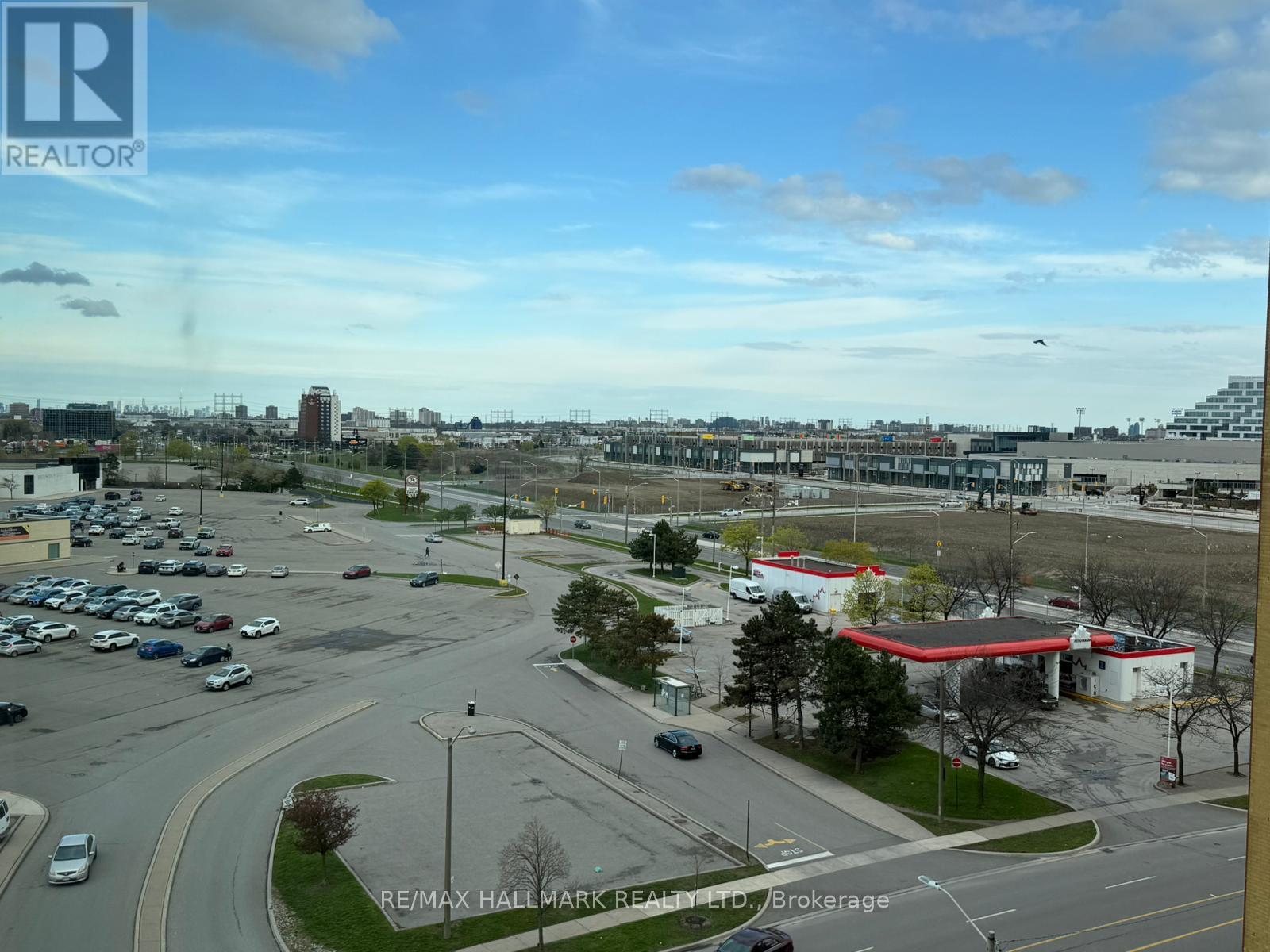 812 - 840 QUEENS PLATE DRIVE 2 Beds Apartment, Condo, Home for Rent - Photo gallery 3
