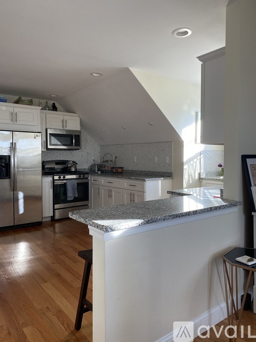 26 Forest Avenue 2 Beds Condo for Rent - Photo gallery 3