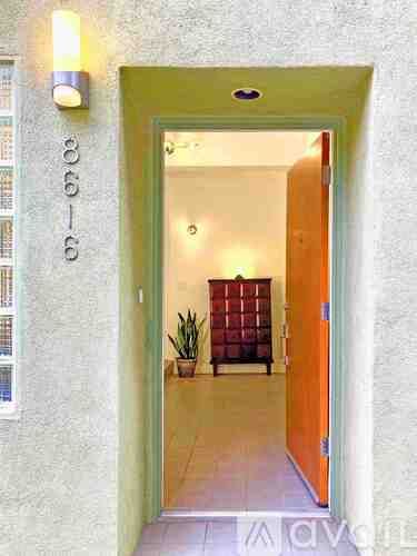8616 Wonderland Avenue 2 Beds Single Family Home for Rent - Photo gallery 3