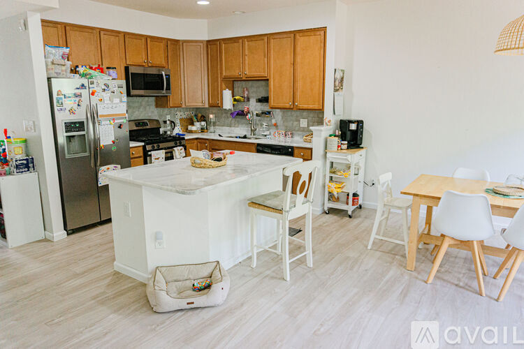 4672 Noland Boulevard 4 Beds Single Family Home for Rent - Photo gallery 4