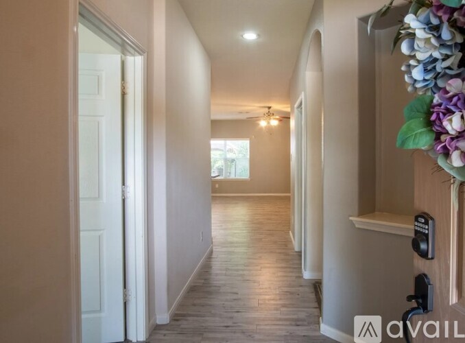 491 Oak Chase Drive 4 Beds Single Family Home for Rent - Photo gallery 2