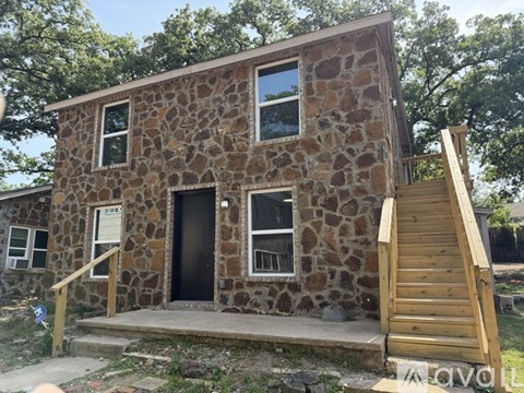 2304 North Elm Street 1 Apartment for Rent