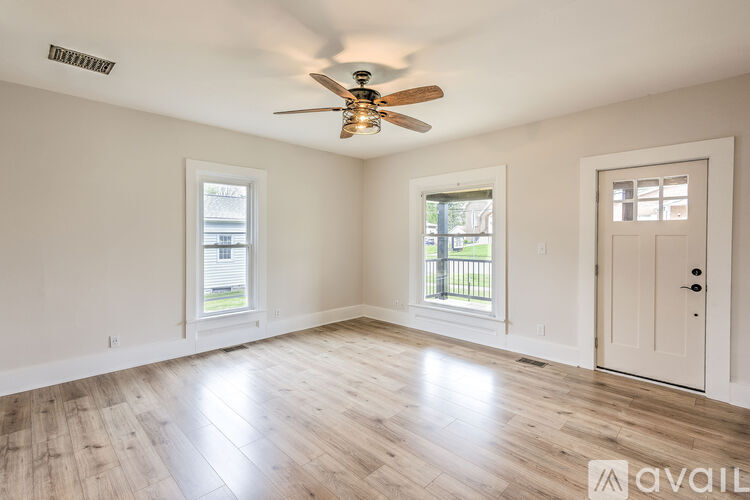 291 S Main St 4 Beds Single Family Home for Rent - Photo gallery 2