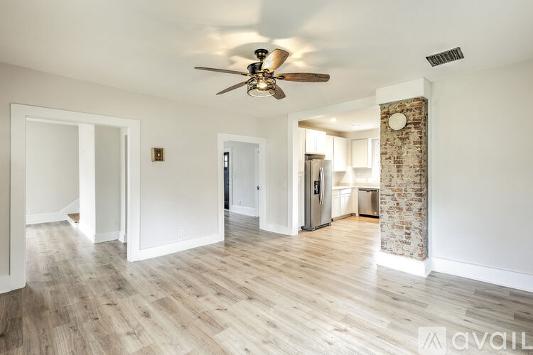 291 S Main St 4 Beds Single Family Home for Rent - Photo gallery 3