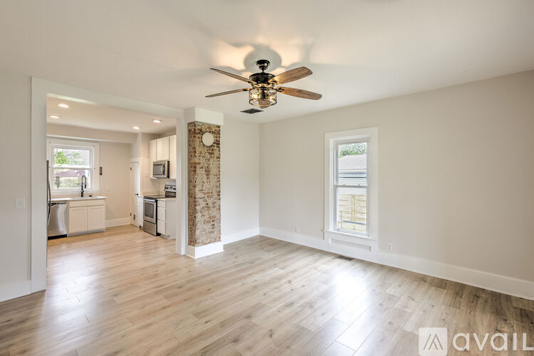 291 S Main St 4 Beds Single Family Home for Rent - Photo gallery 4