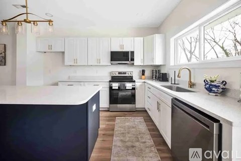 393 Church St N 3 Beds Apartment for Rent