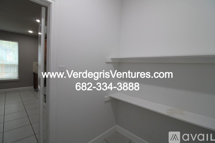 110 E Wilson St 3 Beds Apartment for Rent - Photo gallery 3