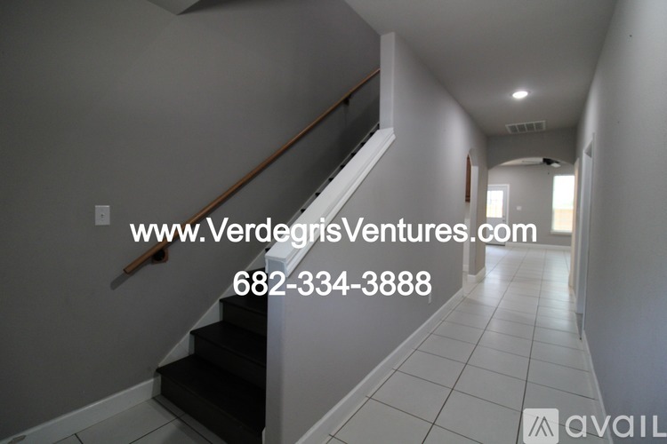 110 E Wilson St 3 Beds Apartment for Rent - Photo gallery 4