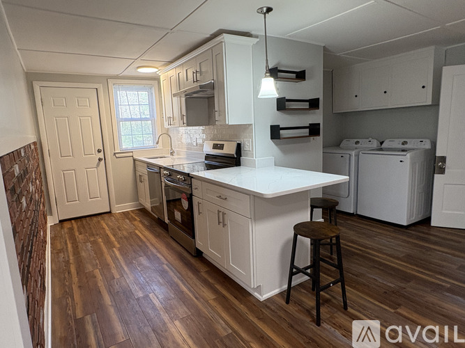84 Quinapoxet St 2 Beds Apartment for Rent - Photo gallery 4