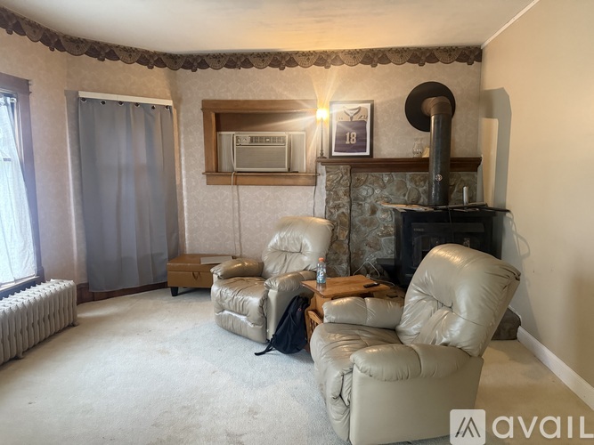 520 Grant St 4 Beds Single Family Home for Rent - Photo gallery 2