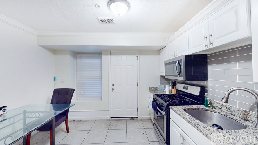 712 Shawmut Ave 3 Beds Apartment for Rent - Photo gallery 4