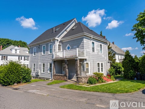 82 Albertina St 3 Beds Apartment for Rent