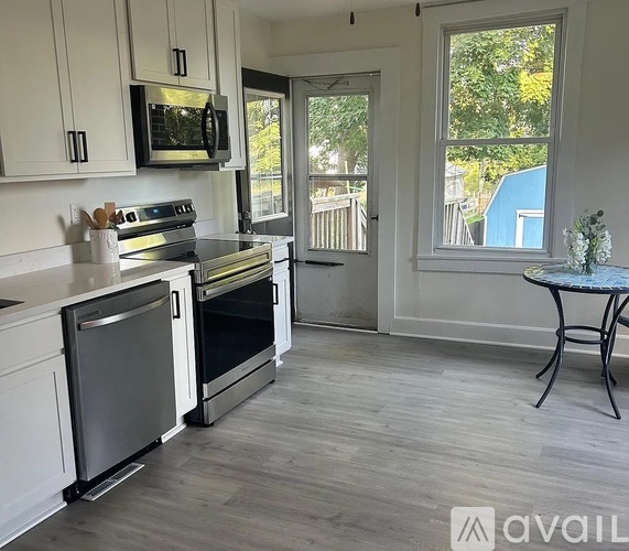 92 Pennsylvania Avenue 3 Beds Single Family Home for Rent - Photo gallery 1
