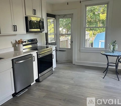 92 Pennsylvania Avenue 3 Beds Apartment for Rent